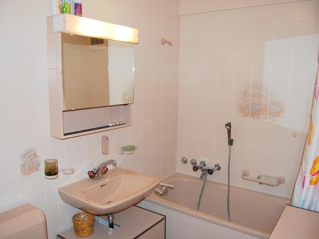 Apartment Hauts de Nendaz A Apt B2 room 1